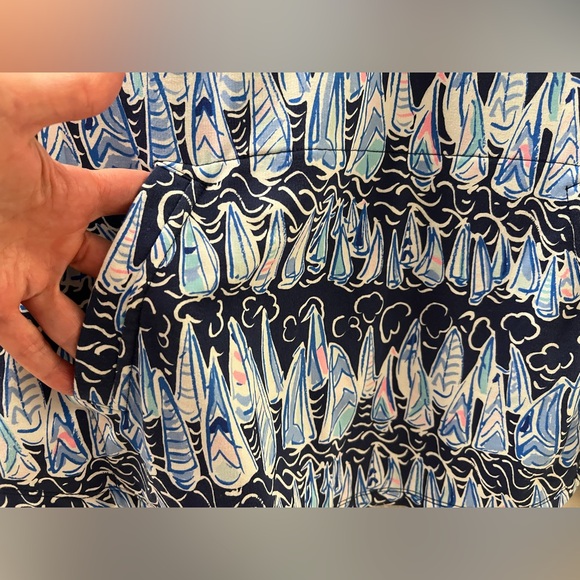 LILLY PULITZER Captain Sails & Stripes Pull Over - Picture 6 of 7